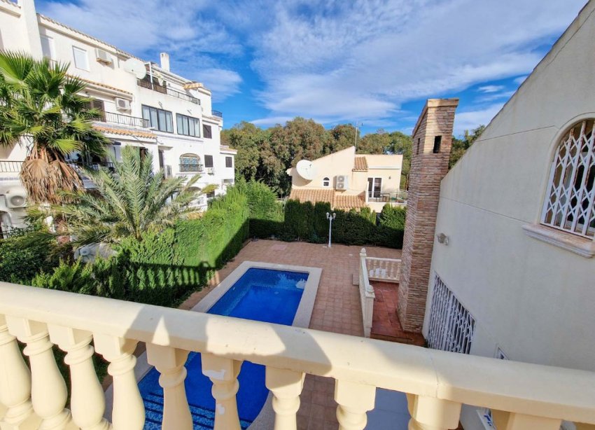Resale - Villa - Orihuela Costa - Playa Flamenca