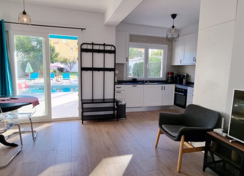 Resale - Villa - Orihuela Costa - Playa Flamenca