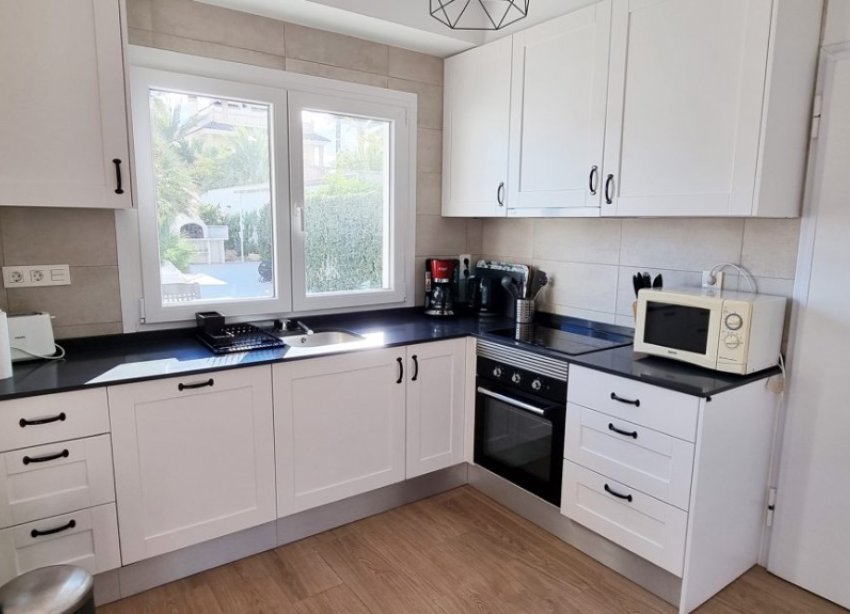 Resale - Villa - Orihuela Costa - Playa Flamenca