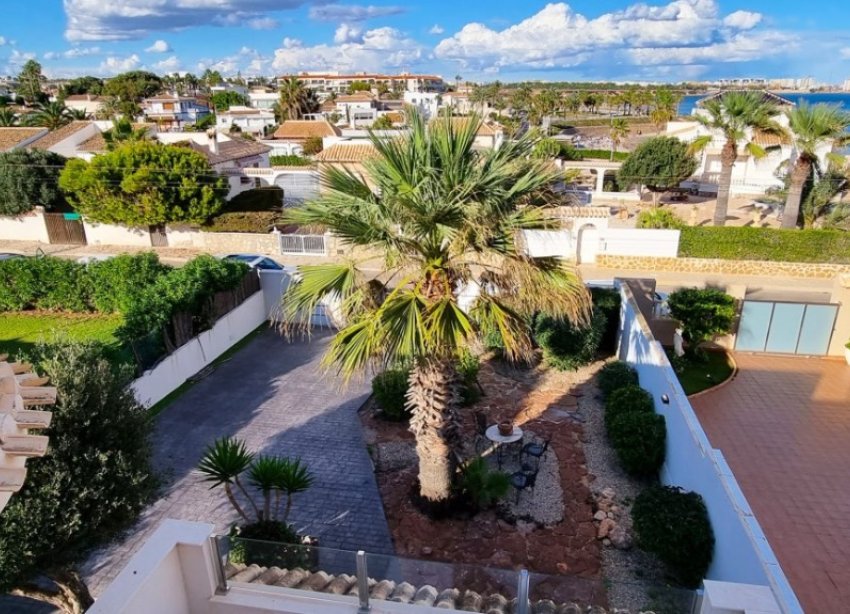 Resale - Villa - Orihuela Costa - Playa Flamenca