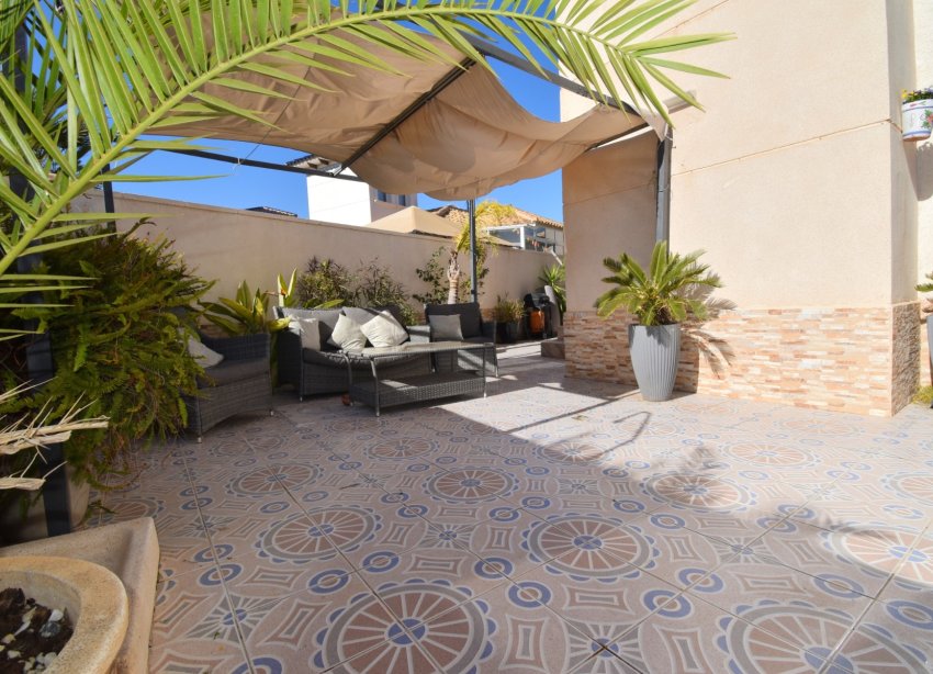 Resale - Villa - Orihuela Costa - Playa Flamenca