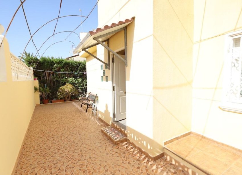 Resale - Villa - Orihuela Costa - Playa Flamenca