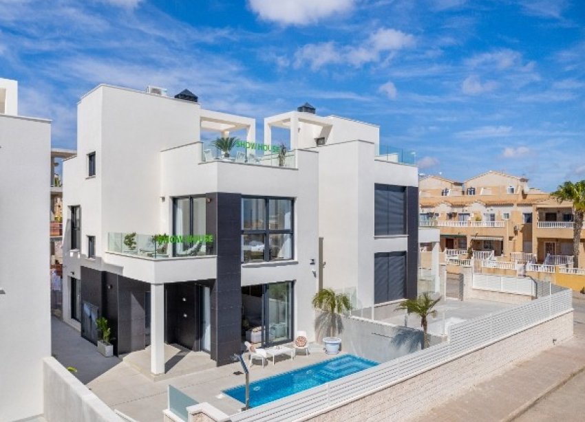 Resale - Villa - Orihuela Costa - Punta Prima