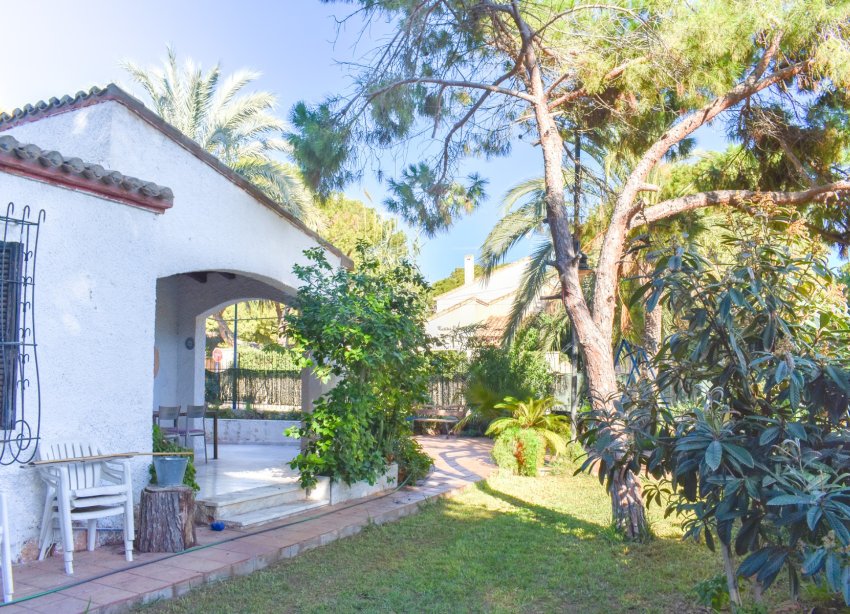 Resale - Villa - Orihuela Costa - Punta Prima