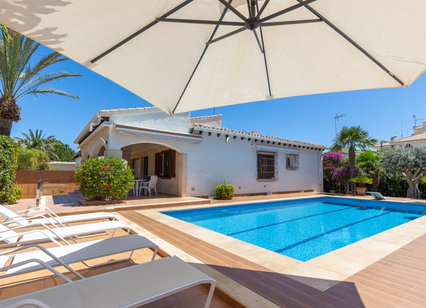Resale - Villa - Orihuela Costa - Punta Prima