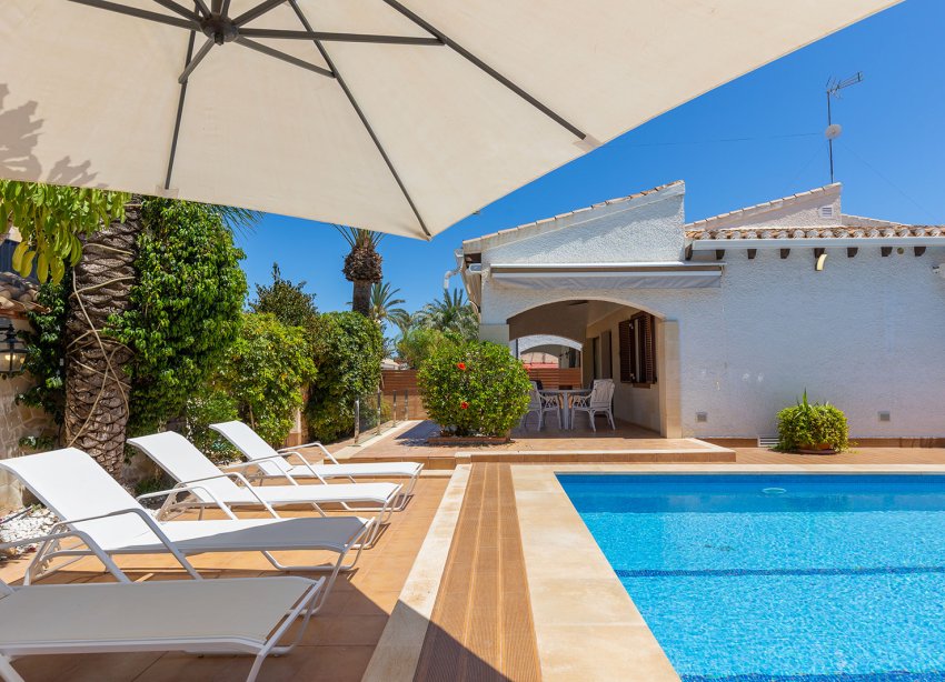 Resale - Villa - Orihuela Costa - Punta Prima