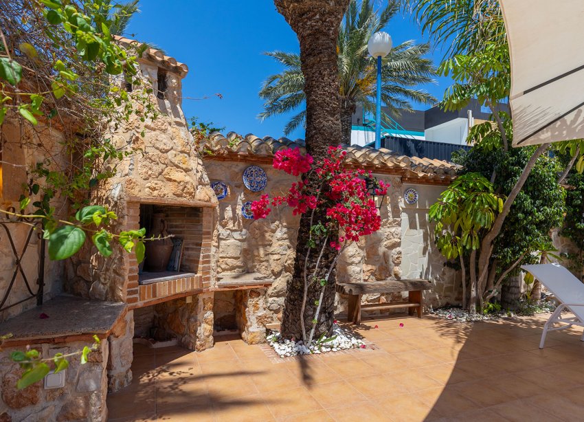 Resale - Villa - Orihuela Costa - Punta Prima
