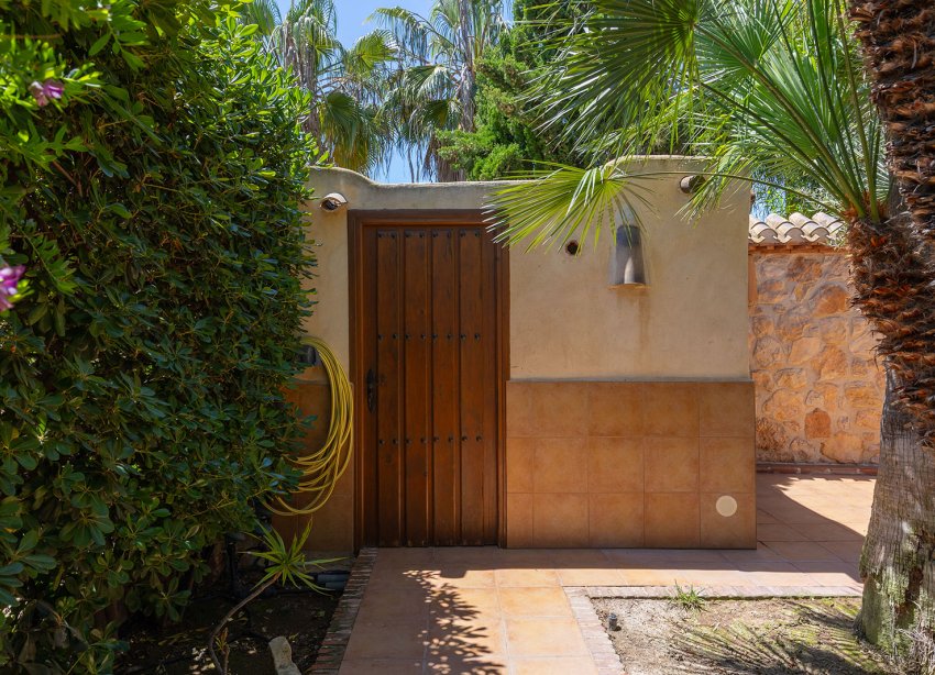 Resale - Villa - Orihuela Costa - Punta Prima