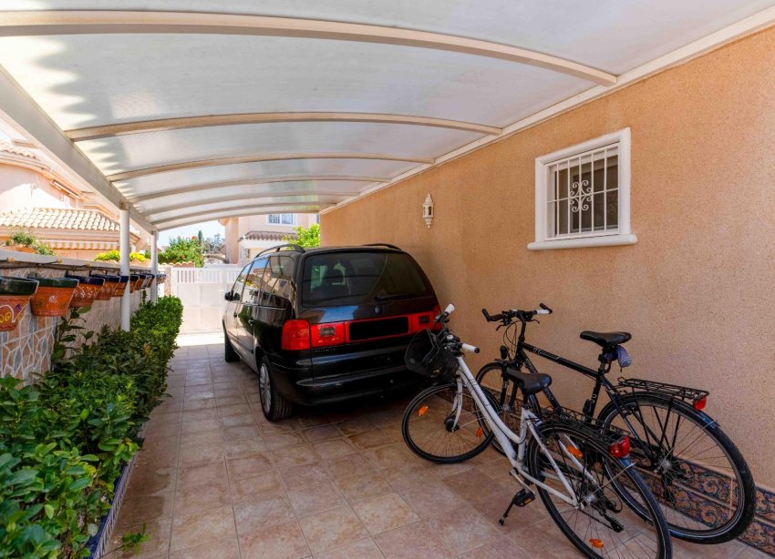 Resale - Villa - Orihuela Costa - Punta Prima