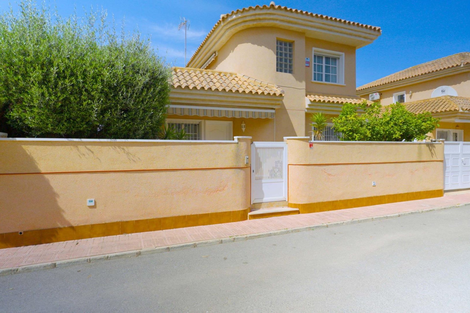 Resale - Villa - Orihuela Costa - Punta Prima