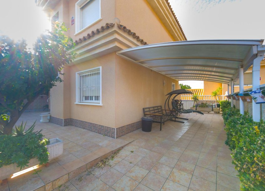 Resale - Villa - Orihuela Costa - Punta Prima