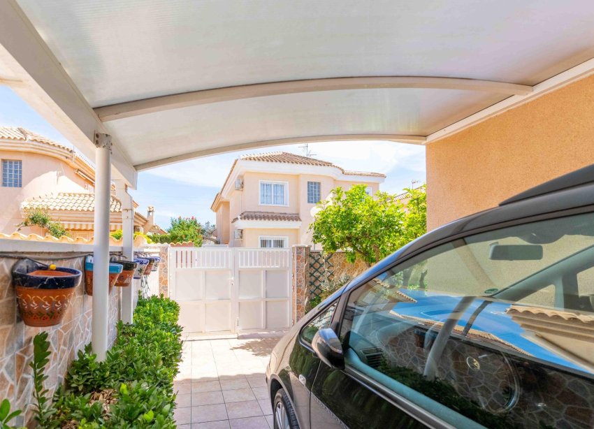 Resale - Villa - Orihuela Costa - Punta Prima