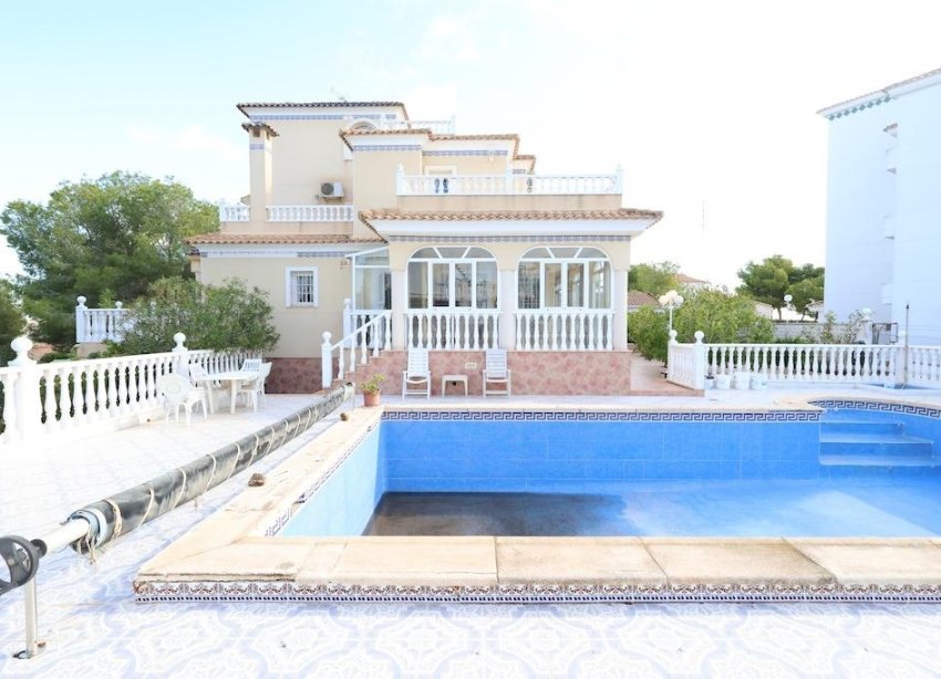 Resale - Villa - Orihuela Costa - Villamartín-Las Filipinas