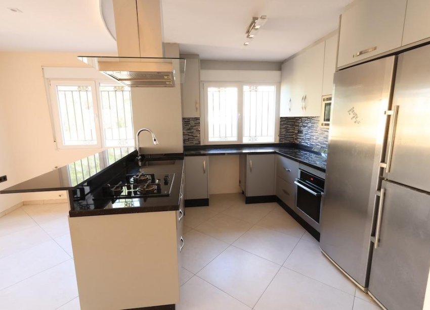 Resale - Villa - Orihuela Costa - Villamartín-Las Filipinas