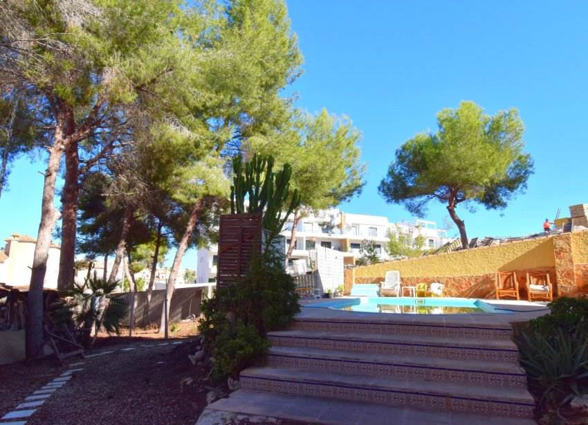 Resale - Villa - Orihuela Costa - Villamartín