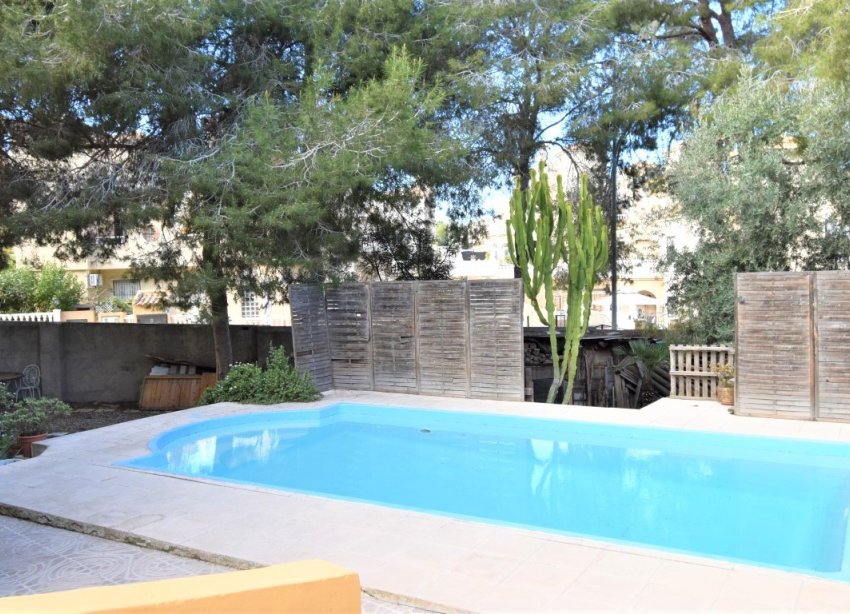 Resale - Villa - Orihuela Costa - Villamartín