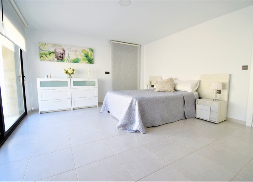 Resale - Villa - Orihuela Costa - Villamartín