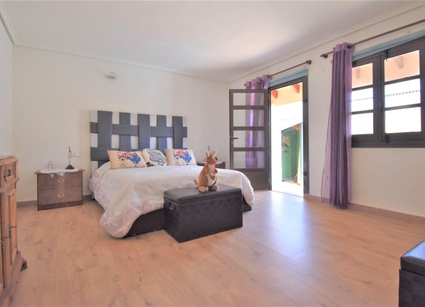 Resale - Villa - Orihuela Costa - Villamartín