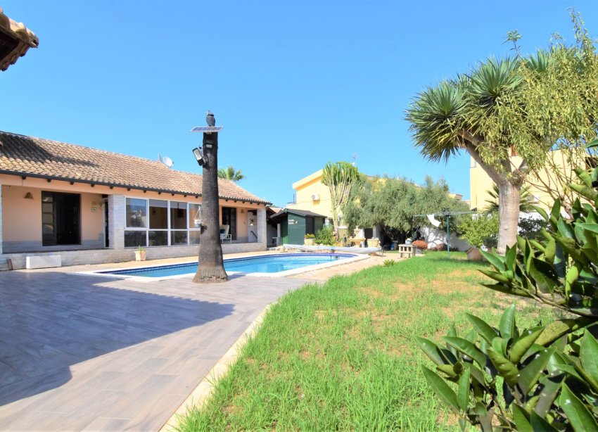 Resale - Villa - Orihuela Costa - Villamartín