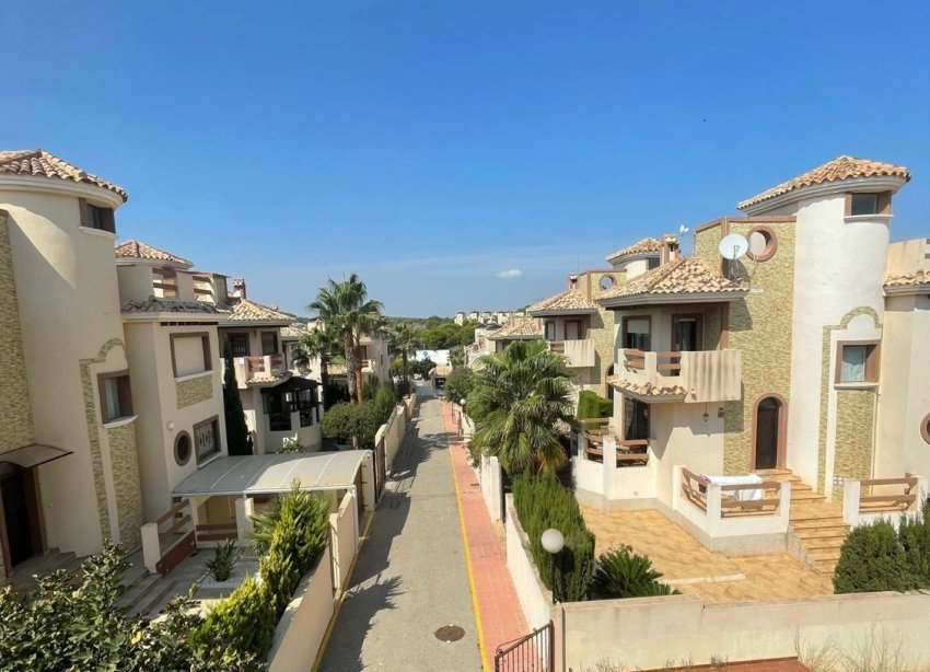 Resale - Villa - Orihuela Costa - Villamartín