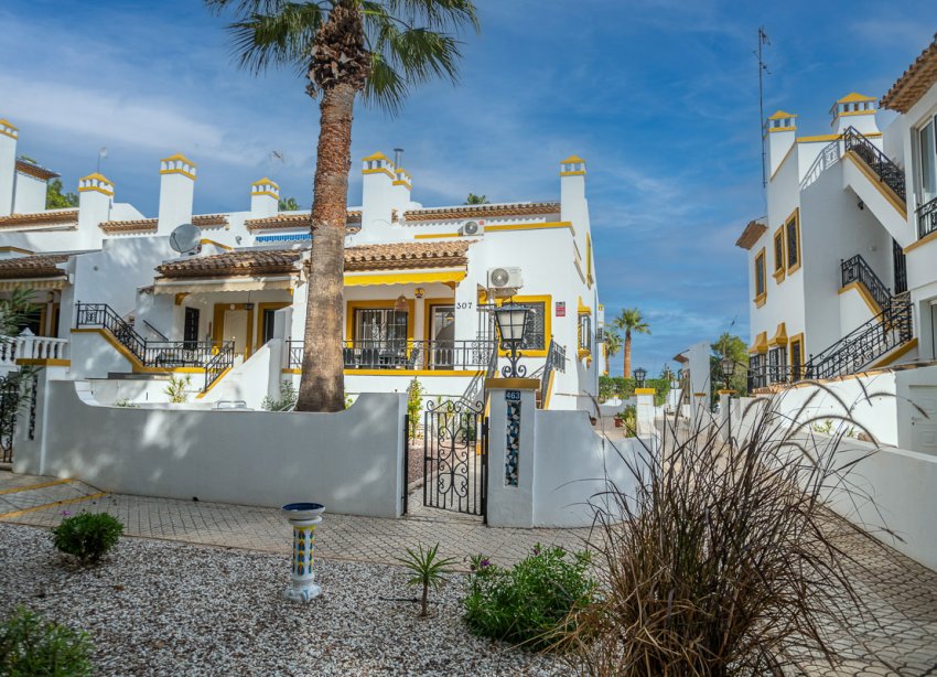 Resale - Villa - Orihuela Costa - Villamartín