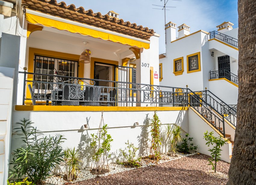 Resale - Villa - Orihuela Costa - Villamartín