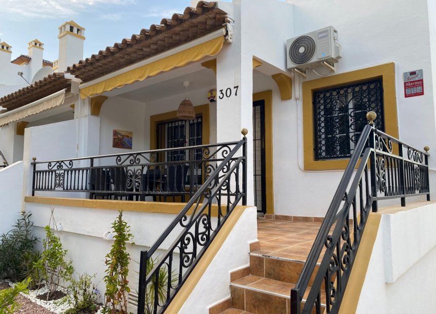 Resale - Villa - Orihuela Costa - Villamartín