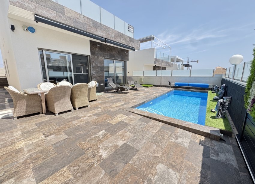 Resale - Villa - Orihuela Costa - Villamartin