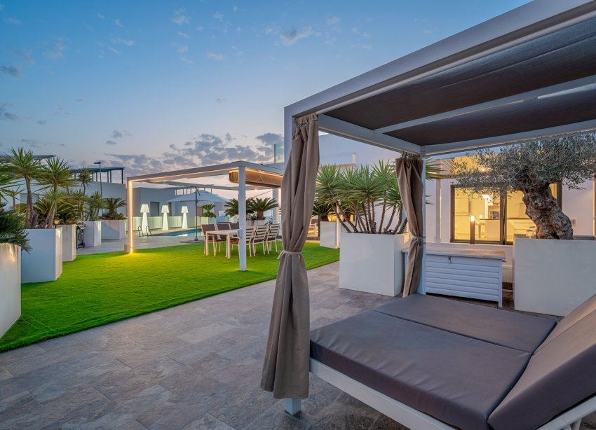Resale - Villa - Orihuela Costa - Villamartín