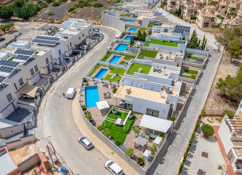 Resale - Villa - Orihuela Costa - Villamartín