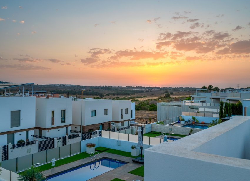 Resale - Villa - Orihuela Costa - Villamartín
