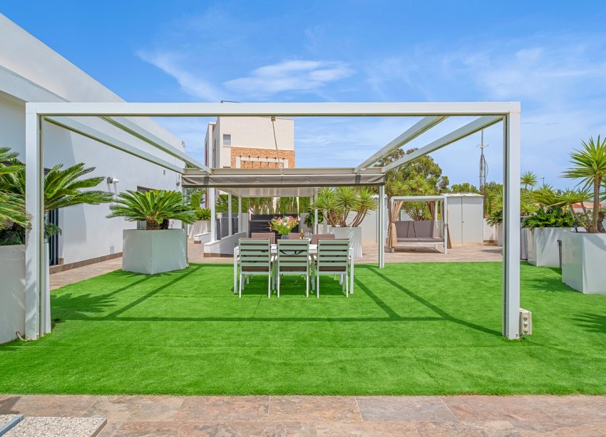 Resale - Villa - Orihuela Costa - Villamartín