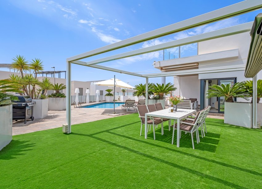 Resale - Villa - Orihuela Costa - Villamartín