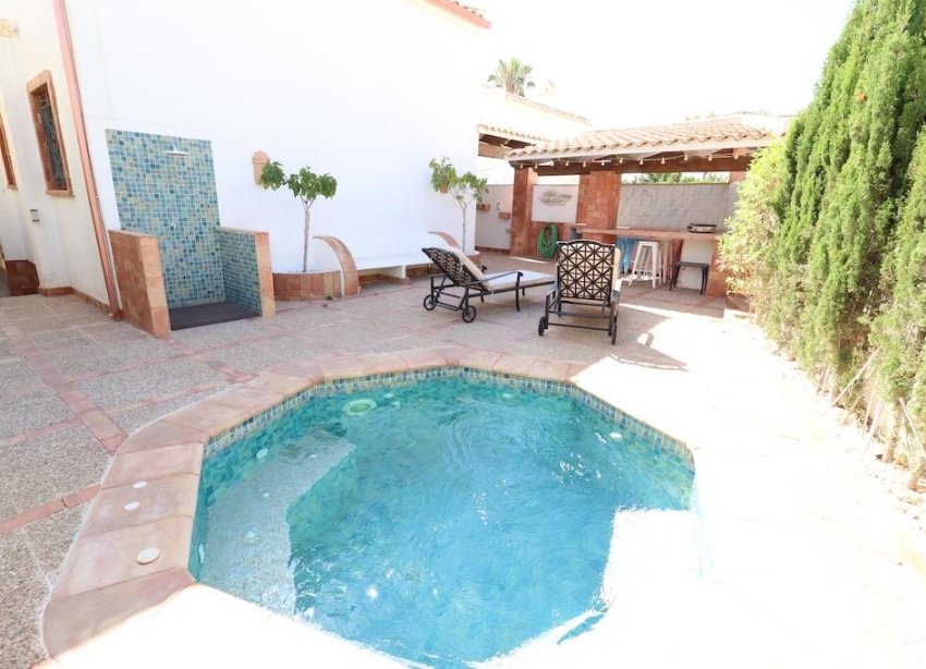 Resale - Villa - Orihuela Costa - Villamartín