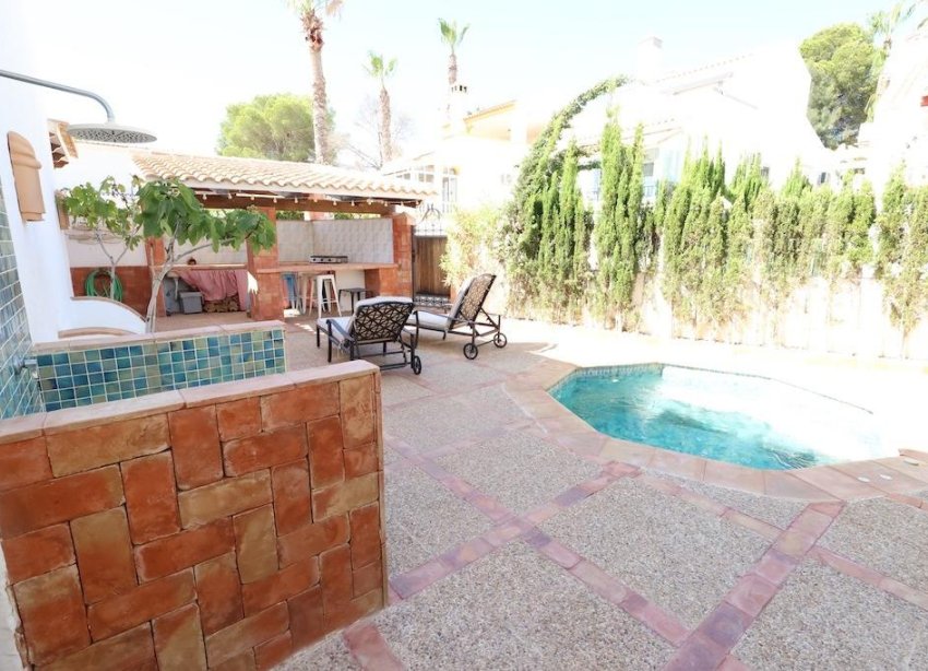 Resale - Villa - Orihuela Costa - Villamartín