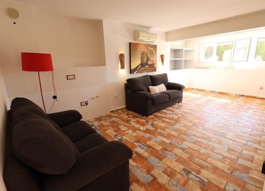 Resale - Villa - Orihuela Costa - Villamartín