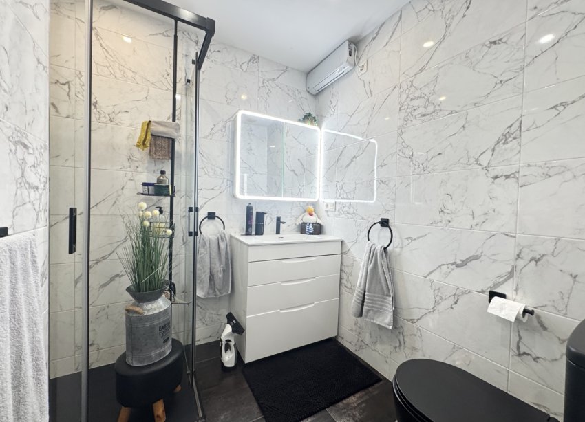 Resale - Villa - Orihuela Costa - Villamartin