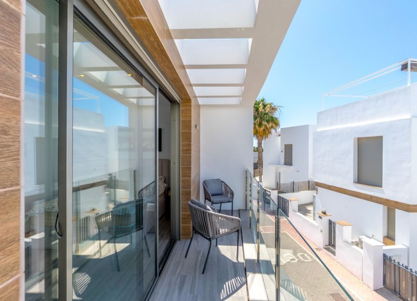 Resale - Villa - Orihuela Costa - Villamartín