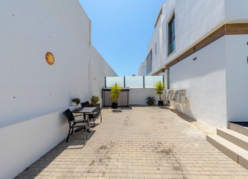 Resale - Villa - Orihuela Costa - Villamartín