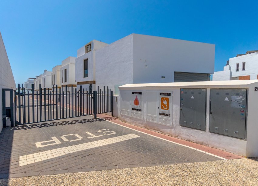 Resale - Villa - Orihuela Costa - Villamartín