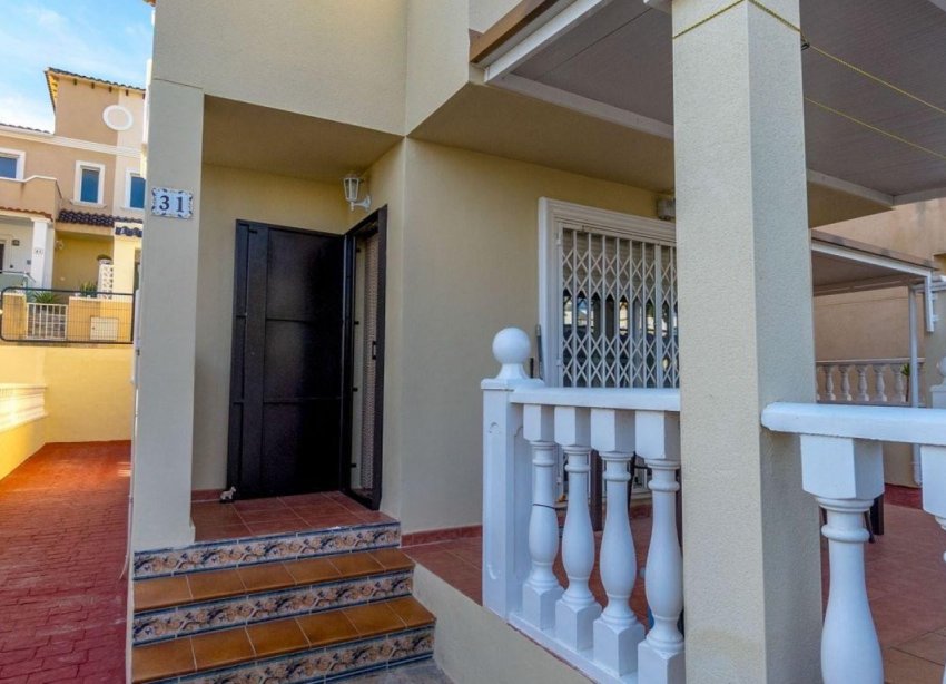 Resale - Villa - Orihuela Costa - Villamartín
