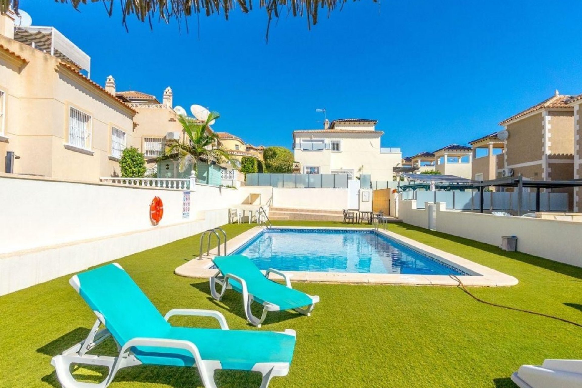 Resale - Villa - Orihuela Costa - Villamartín