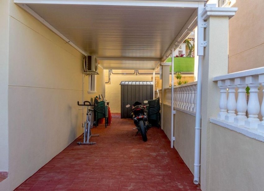 Resale - Villa - Orihuela Costa - Villamartín