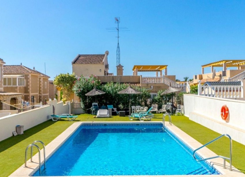 Resale - Villa - Orihuela Costa - Villamartín