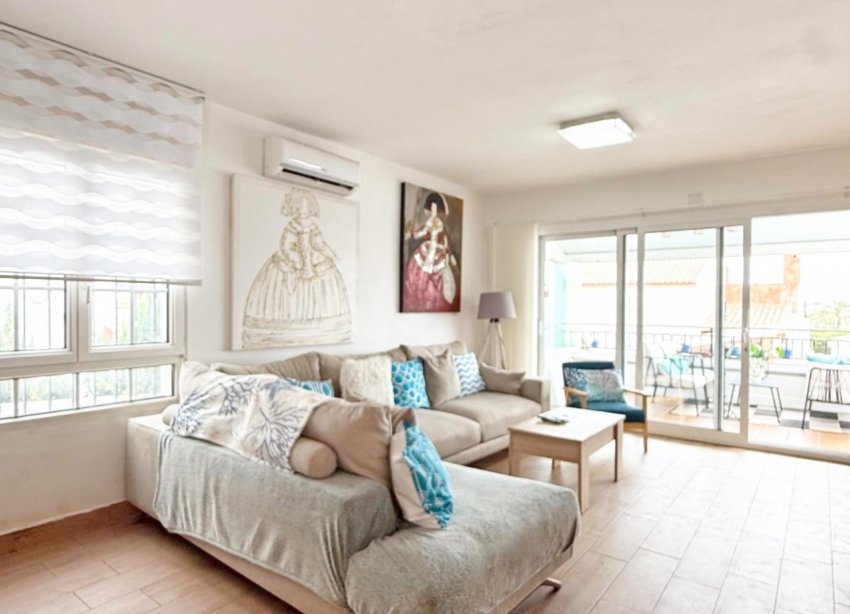 Resale - Villa - Orihuela Costa - Villamartín