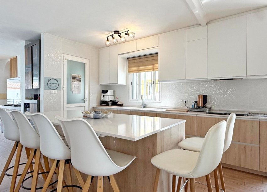 Resale - Villa - Orihuela Costa - Villamartín