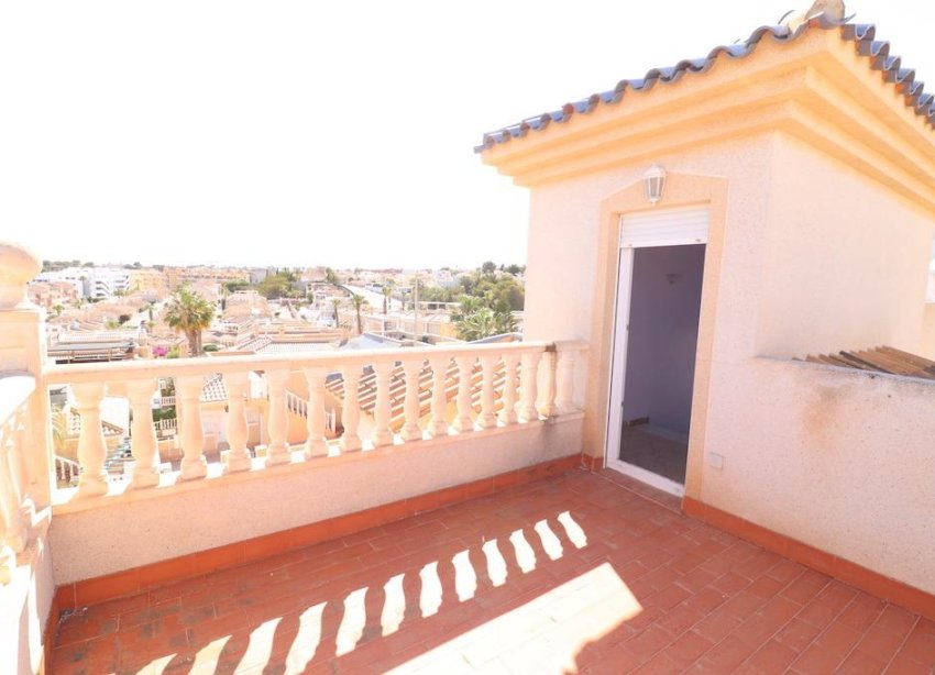 Resale - Villa - Orihuela Costa - Villamartín