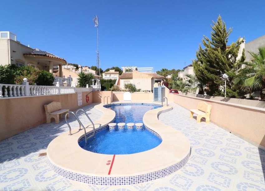 Resale - Villa - Orihuela Costa - Villamartín