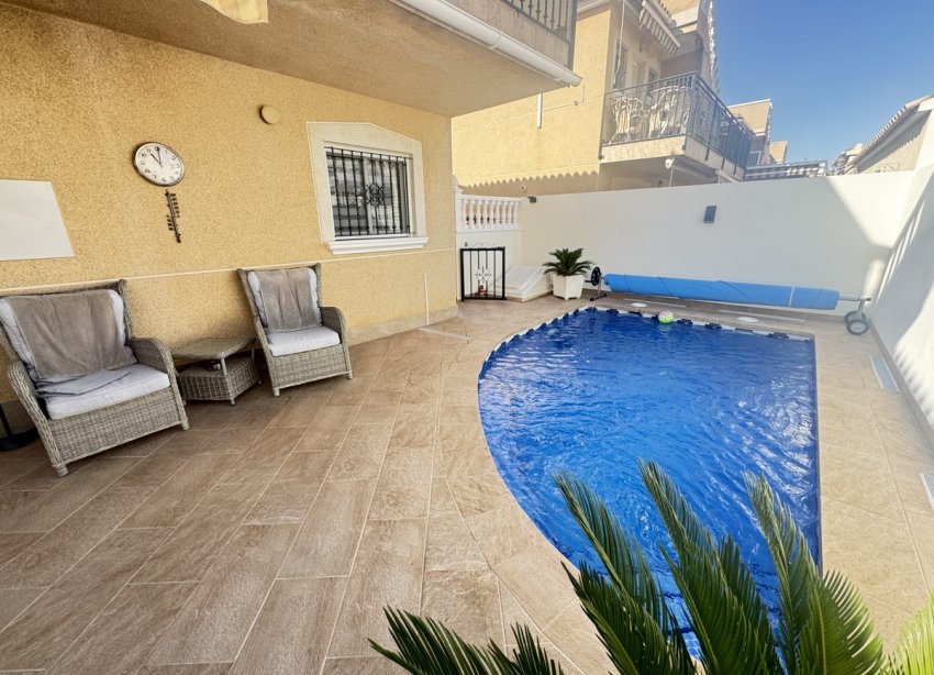 Resale - Villa - Orihuela Costa - Villamartin
