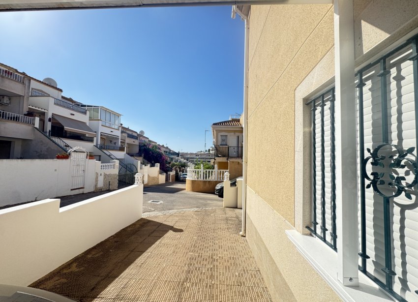 Resale - Villa - Orihuela Costa - Villamartin